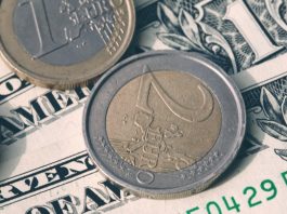 USD/EUR Negativity for The Dollar and The Euro Keeps Exchange Rate Steady