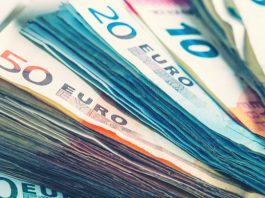 Pound Dives Against Euro as Politics Drive the Currency Pair