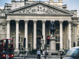 Pound Dives Versus Australian Dollar Ahead of BoE Rate Decision