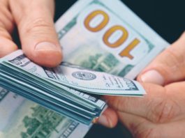 Dollar Steady Against the Pound Ahead of U.S. Retail Sales & Inflation Data