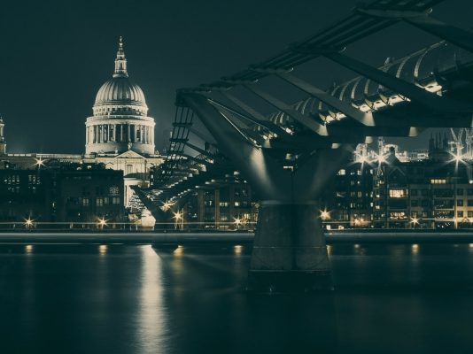 Pound Stable vs Dollar Close To Weekly High As US Senate Passes Tax Reform Bill