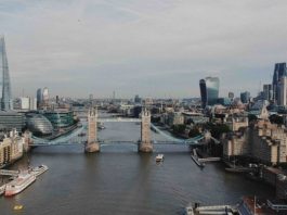 Pound Gains From Strong Economic Data Versus the Dollar Despite US Job Growth