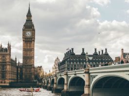 Pound Remains Low Against Euro As Brexit Trade Deal Uncertainty Continues