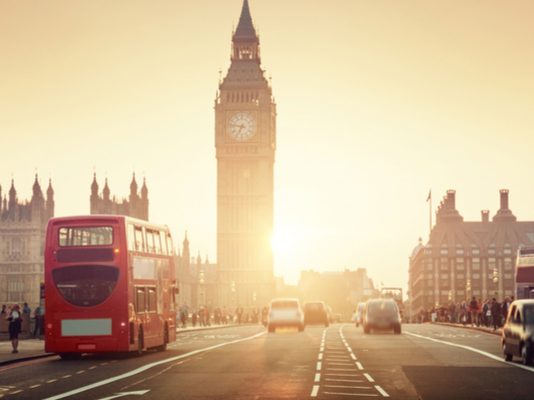 GBP/USD: Pound Drops Below $1.40 vs Dollar Amidst Slowing UK Economy