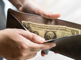 GBP/USD: Pound Retreats vs Dollar As Wages Overtake Inflation