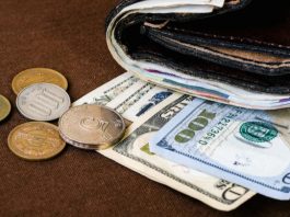 GBP/USD: Pound Falls vs. Dollar Amidst Interest Rate Rumors
