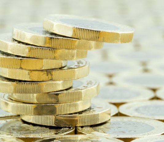 GBP/USD: Pound Drops To $1.29 As Trade War Fears Ease
