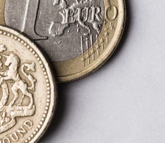 GBP/EUR: Pound Drops A Theresa May Prepares To Leave