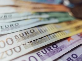 euro-bank-notes - EUR