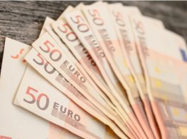 GBP/USD: Pound Rises vs Dollar Despite IMF Brexit Warning