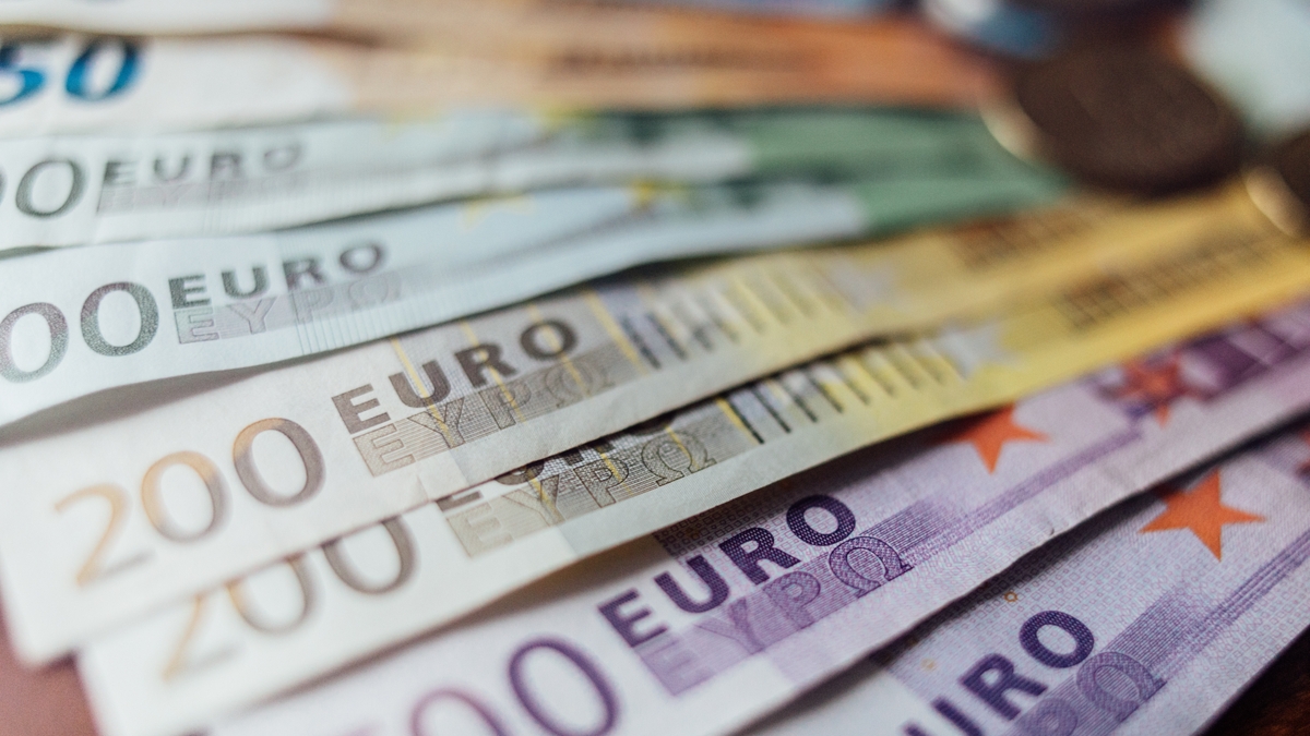 EUR/USD: Euro Drops As US Dollar Recovers Ground - Currency Live