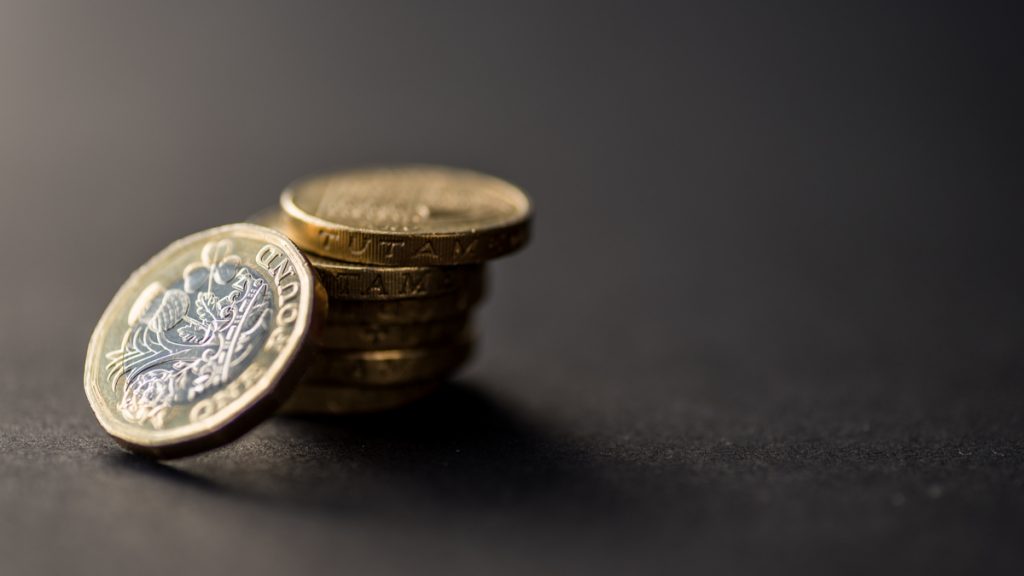 GBP/EUR: Pound Hovers At 6 Month Low On Brexit Fears