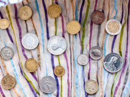 GBP/USD: Pound Spikes Through $1.30 As Brexit Text Faces Cabinet Vote