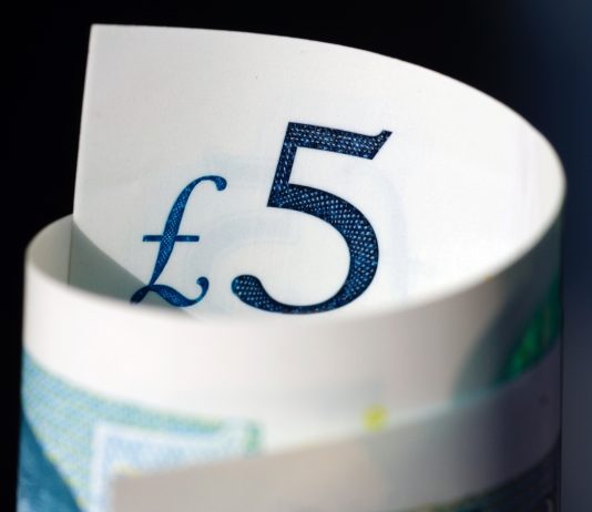 GBP/EUR: Pound Vulnerable vs. Euro Amid Brexit & Political Chaos