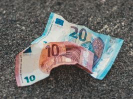 GBP/EUR: Pound Weakens vs. Euro On Brexit Pressures