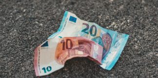 GBP/EUR: Pound Weakens vs. Euro On Brexit Pressures