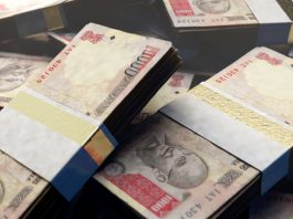 indian-rupee-bank-notes - INR