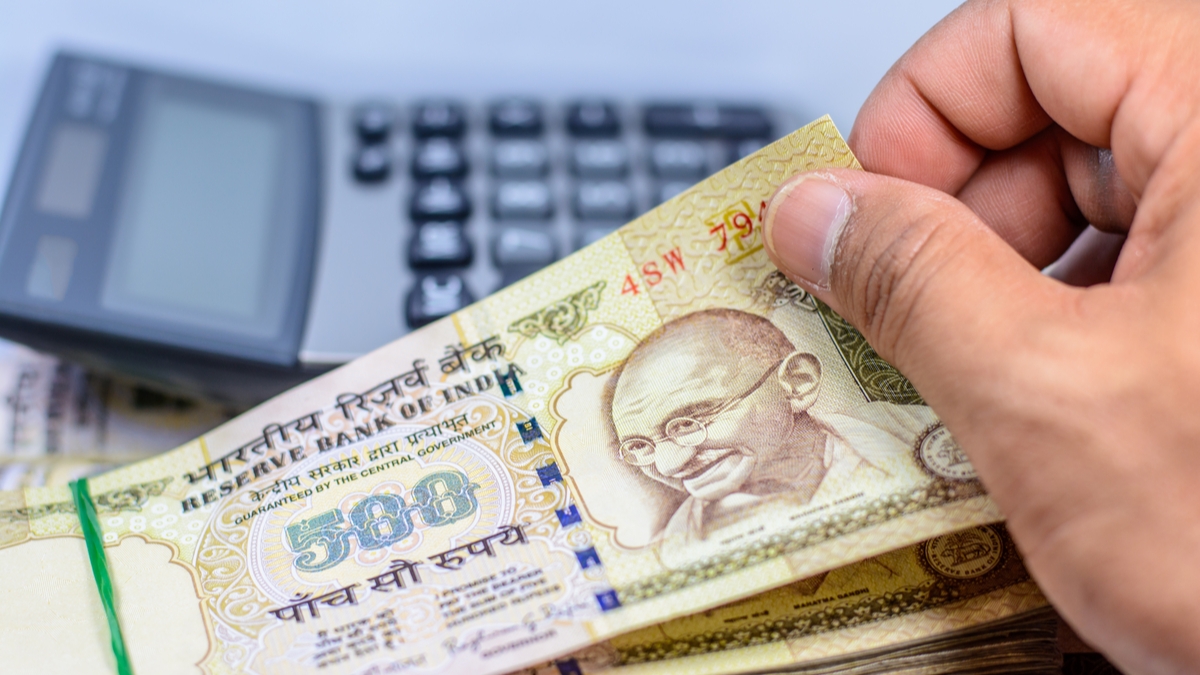 USD/INR: Rupee Falls As Risk Aversion Returns - Currency Live