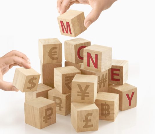 inr-currency-symbols-wooden-cubes